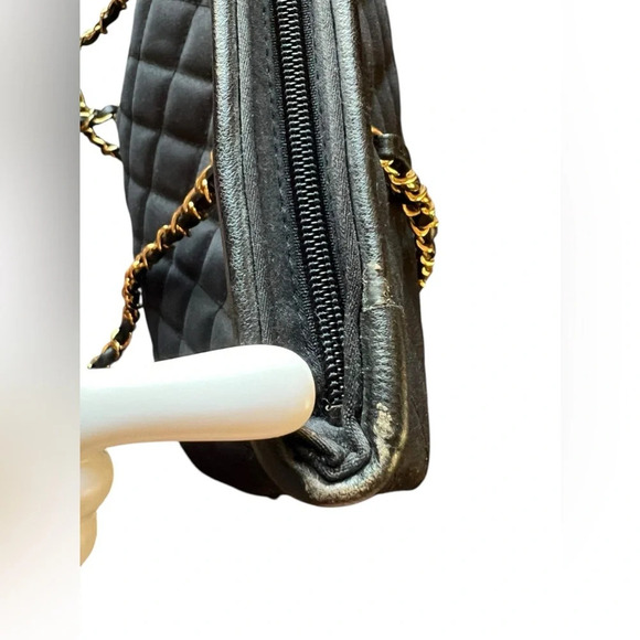 Vintage St. John Womens Black Canvas Quilted Tote Chain Strap - Picture 9 of 16